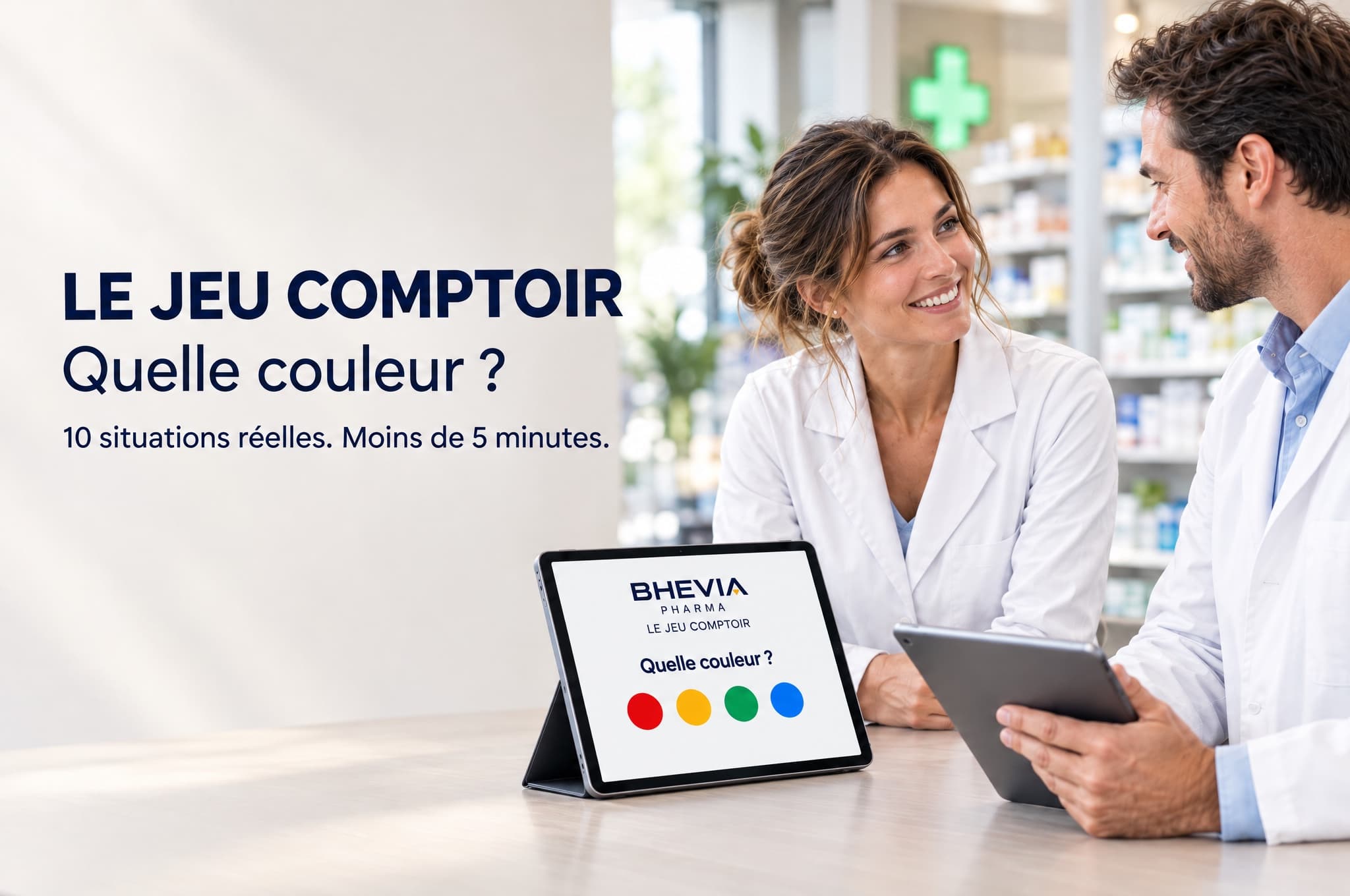 Le jeu comptoir BHEVIA, Quelle couleur ? 10 situations réelles. Moins de 5 minutes. Deux pharmaciens échangent au comptoir, le jeu ouvert sur une tablette.